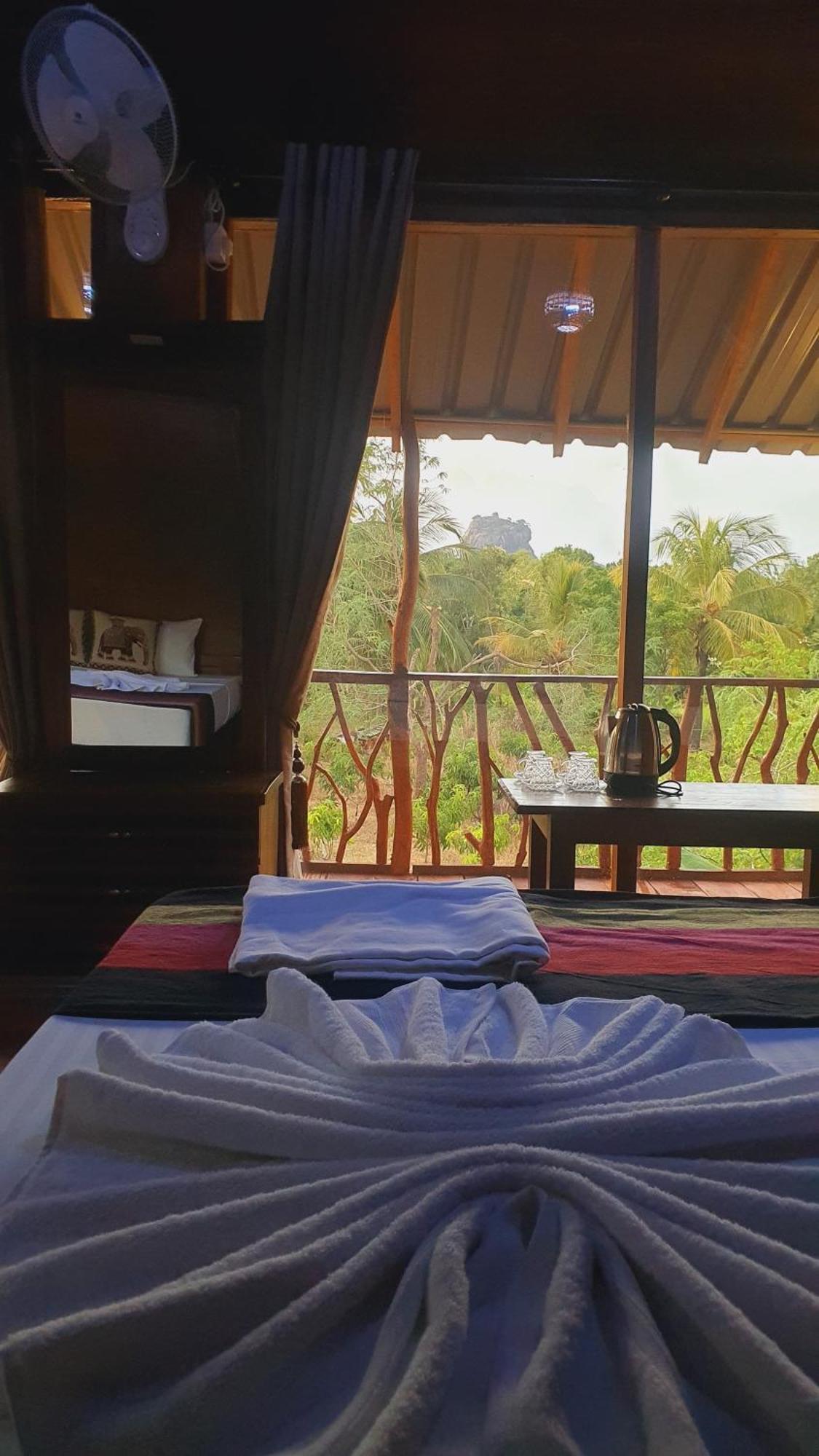 فيلا Sigiriya Rock View Tree House المظهر الخارجي الصورة